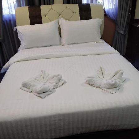 Maidam Inn Jertih ภายนอก รูปภาพ